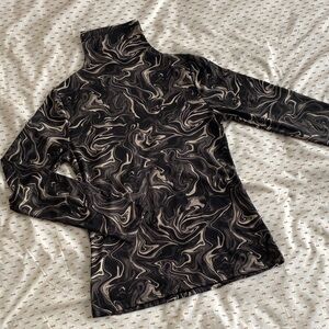 Women's Black and Gray Swirl Long Sleeve Top